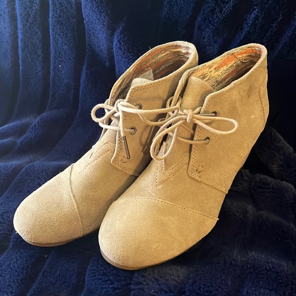 Toms | Shoes | Toms Taupe Booties 3 